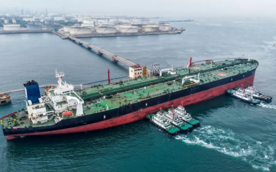 Empresas en centros financieros como Dubái y Hong Kong son sancionadas por Estados Unidos debido a su participación en la venta de crudo iraní.