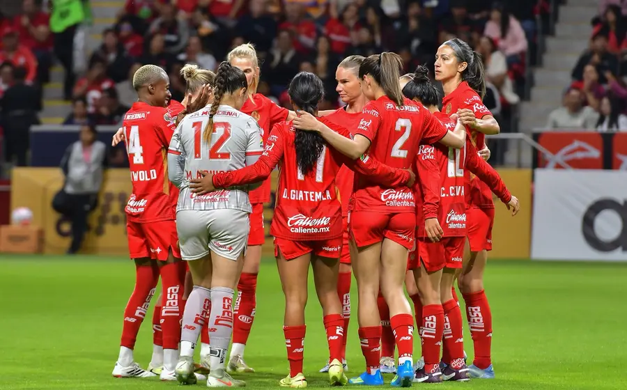 El equipo de Toluca Femenil se prepara para enfrentar al América Femenil en el partido de semifinales de la Liga MX Femenil.
