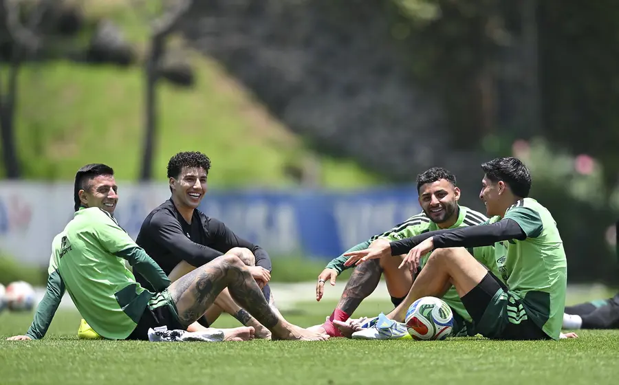 Jugadores de la Selección Mexicana durante su último ensayo para definir la lista final de convocados rumbo al Mundial de 2026.