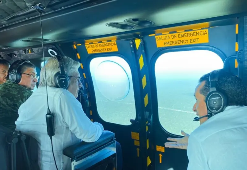 AMLO y pilotos