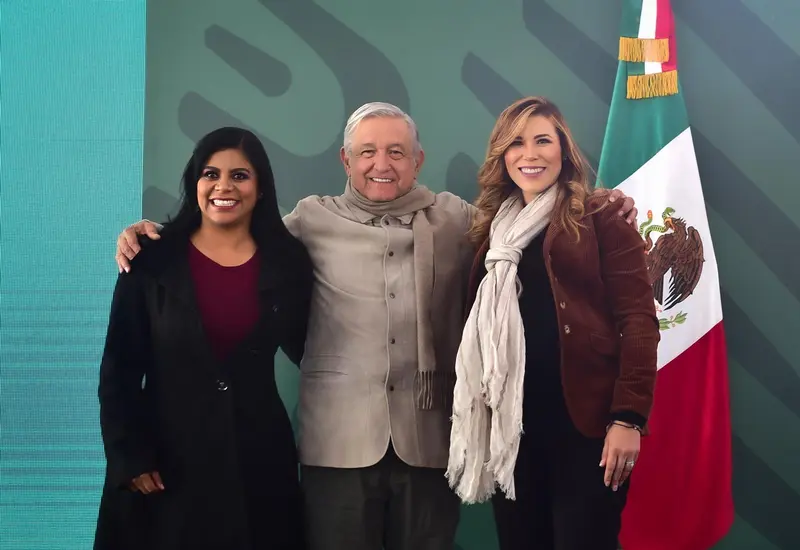AMLO con la Gobernadora de Baja California  y la Alcaldesa de Tijuana