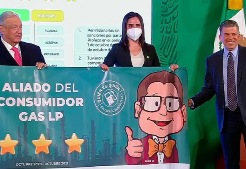 AMLO entrega reconocimientos a gaseros