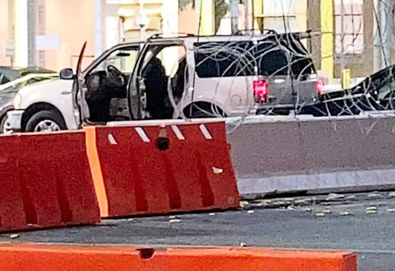 Camioneta en la escena del crimen.