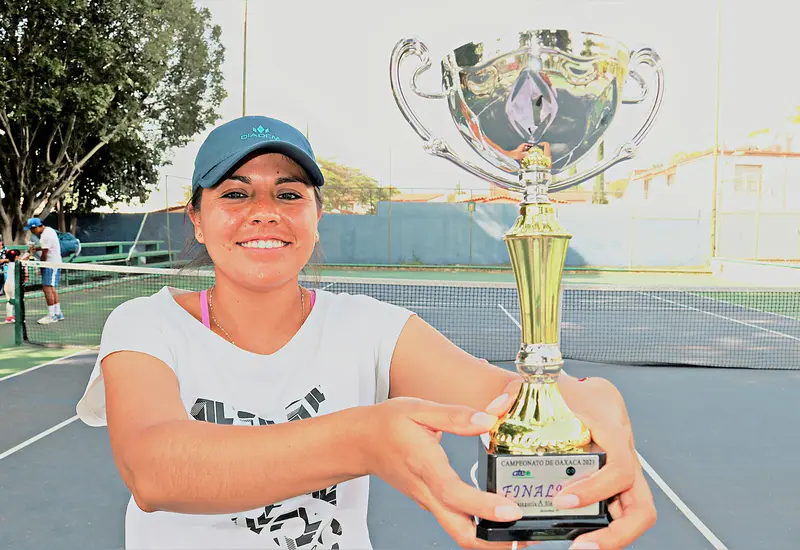 Tenista se corona campeona