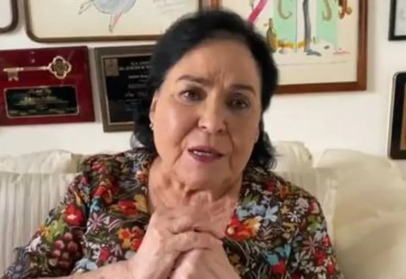 Familiares señalan que la buena noticia es que Carmen Salinas ya no tiene derrame, hemorragia, entonces es la gran noticia, pero sigue delicada.