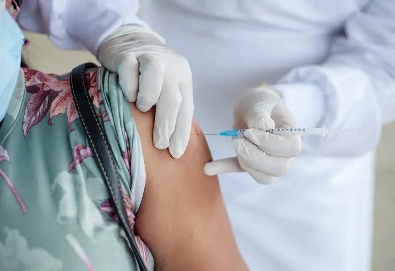 Se prevé que la aplicación de una cuarta dosis de la vacuna anticovid podría ser necesaria en los 12 meses próximos.