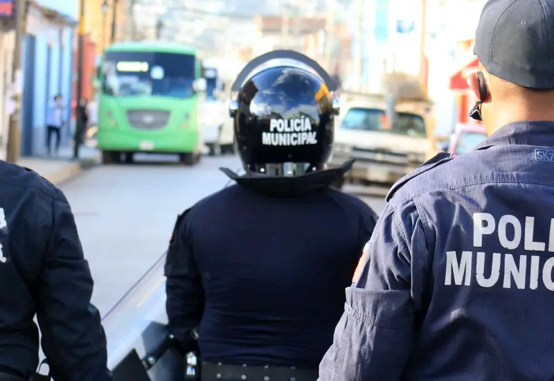 policias