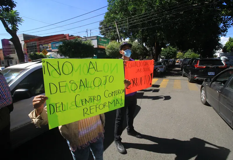 Comerciantes manifestándose