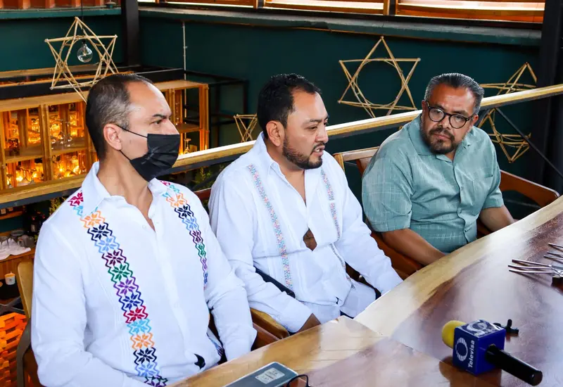 El dirigente del partido Movimiento Ciudadano y Ricardo Coronado Sanginés.