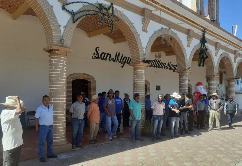 Ciudadanos de San Miguel Amatitlán