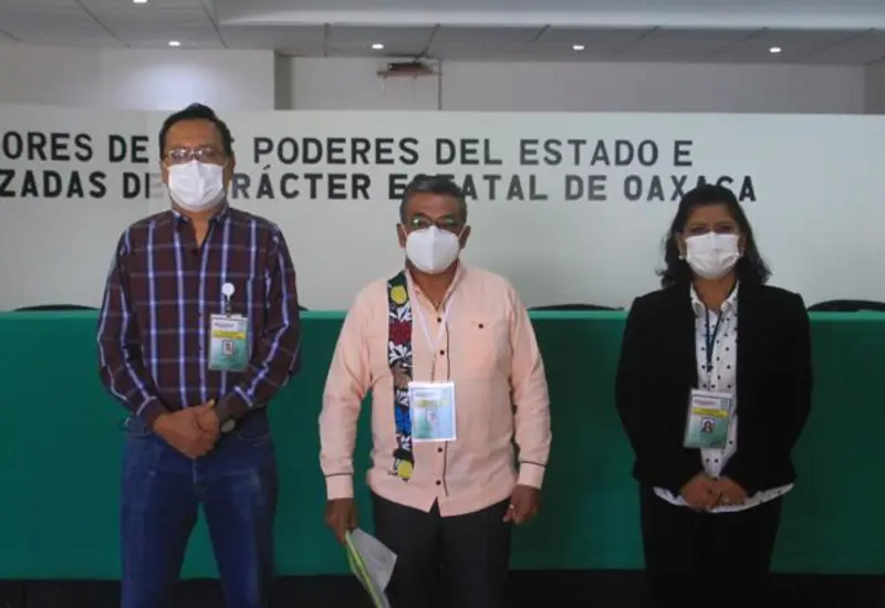 Trabajadores de los Poderes del Estado