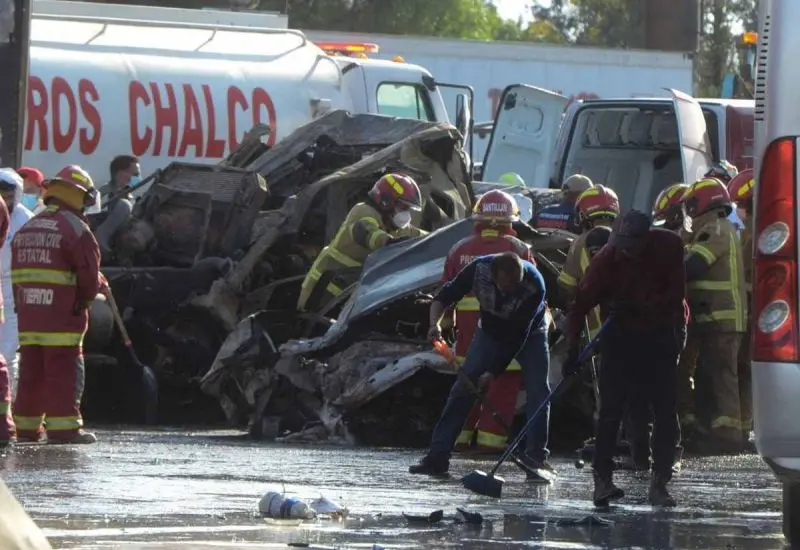 Los peregrinos fueron embestidos por un camión tortón que se quedó sin frenos en la México-Puebla.