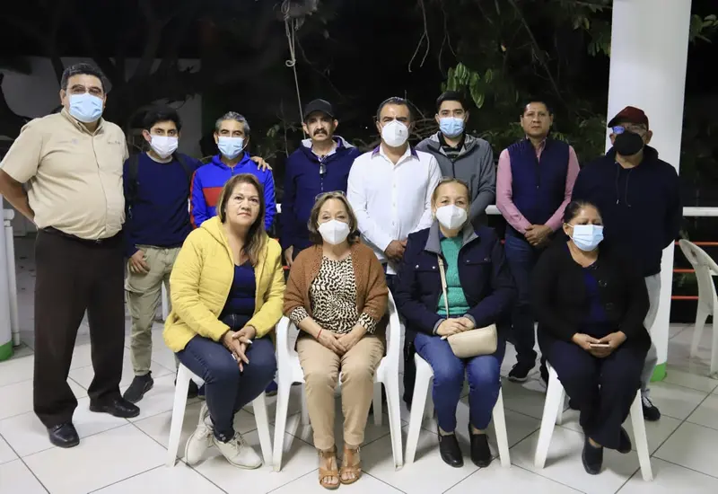 Armando Contreras y médicos