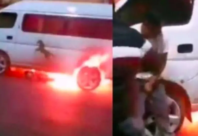 La combi arrastró a la moto desde la alcaldía Iztapalapa hasta el municipio de Nezahualcóyotl.