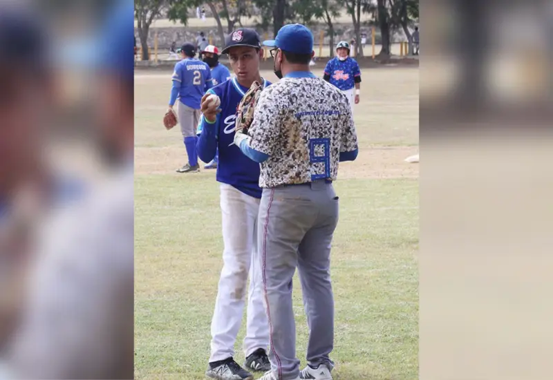 Beisbolistas de equipo Cuervos