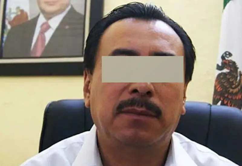 Testigos señalan que la menor se encontraba en la banqueta caminando cuando fue sorprendida y prensada contra un poste de luz, por el vehículo conducida por Antonio G.R. 