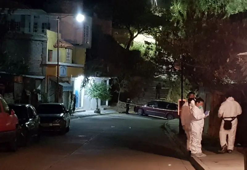Forenses en la escena del crimen