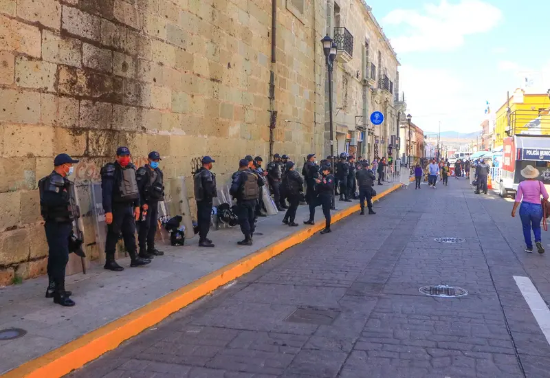 Policías en Oaxaca