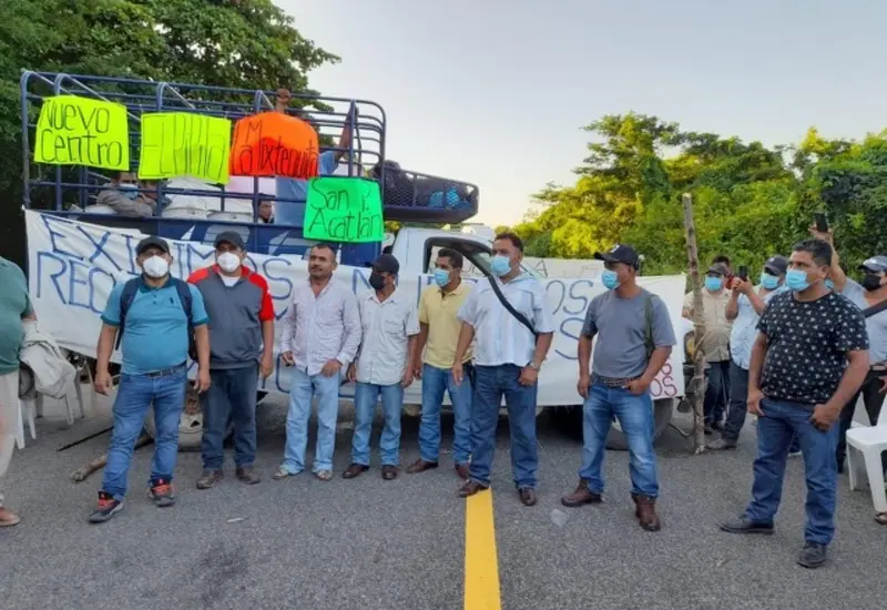 Pobladores de San Juan Mazatlán