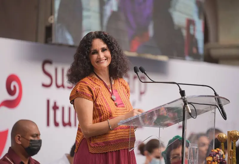 susana harp 