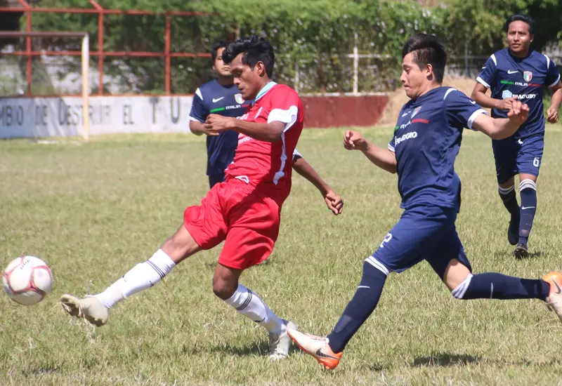 Colo Colo estuvo cerca de acabar con el invicto de Mártires. 