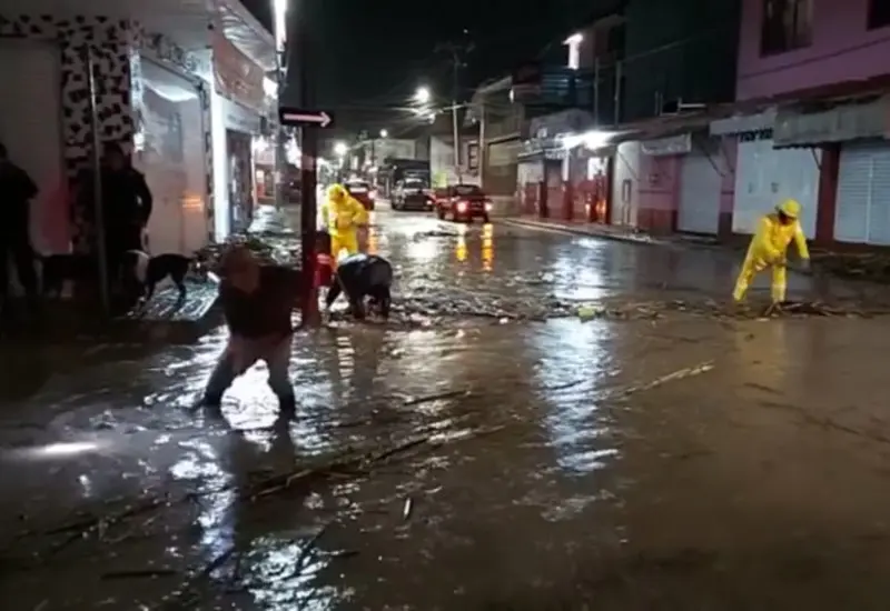  Los encharcamientos se registraron en al menos ocho colonias de Huajuapan.