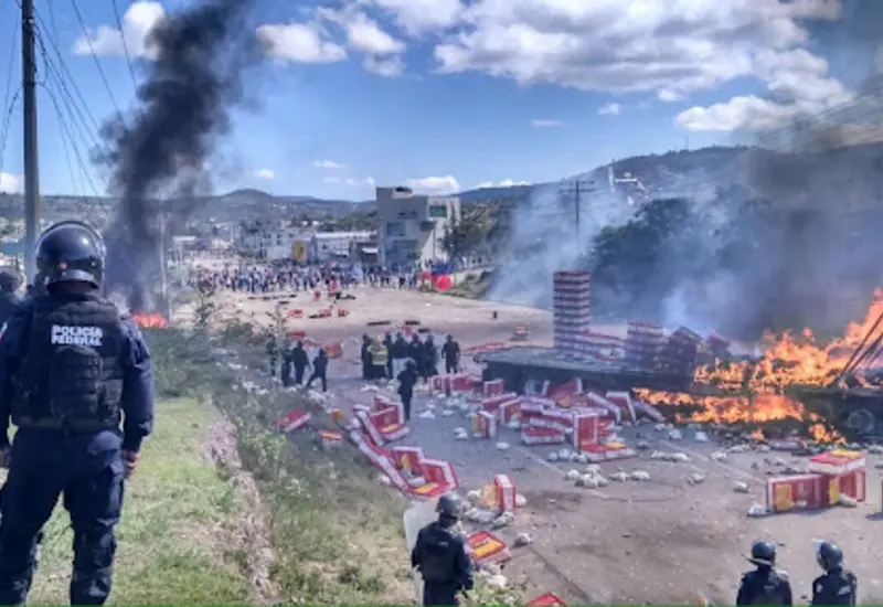 Dos exmandos policiacos están acusados de homicidio y lesiones calificadas por los sucesos de violencia en Nochixtlán.