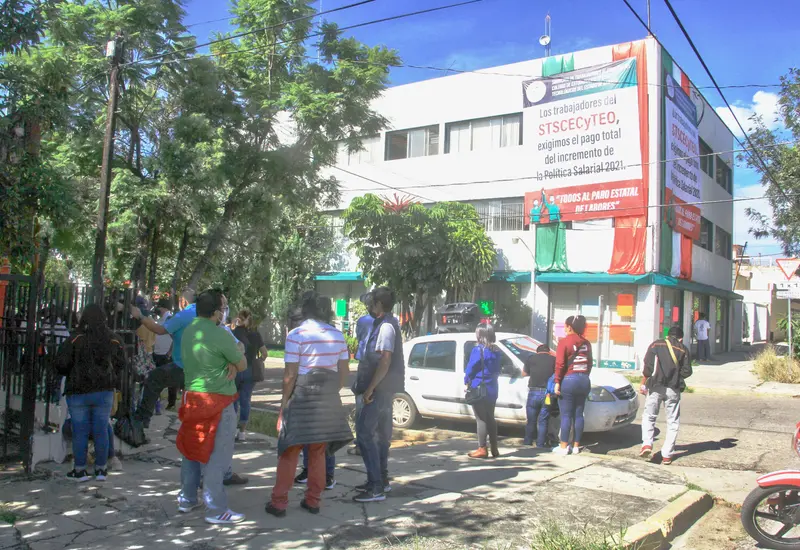 Los sindicatos SUTIEBO, Sutcobao y STSCECyTEO se declararon ayer en paro de labores. (Emilio Morales Pacheco)