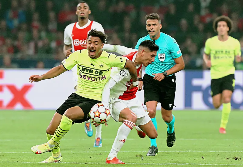 Edson Álvarez en el Ajax
