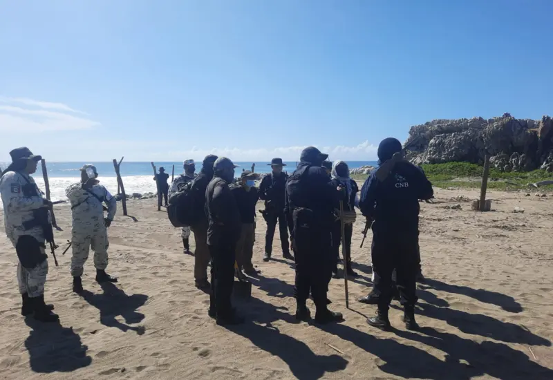 Policía busca a estudiante en la playa