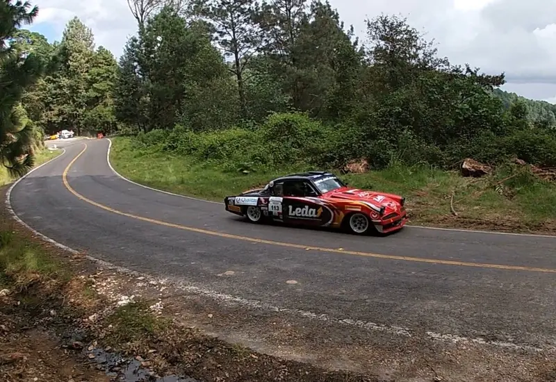 Auto de la Panamericana en la cumbre