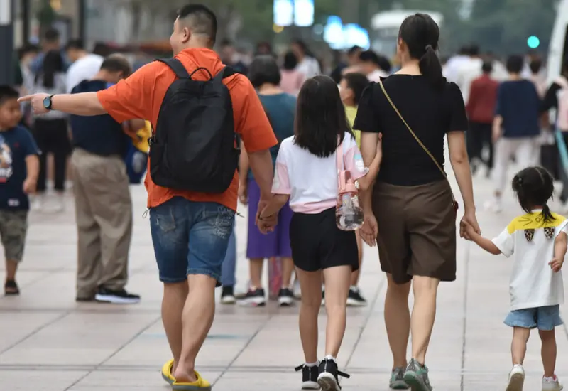 Los padres también podrían tomar cursos de orientación sobre cómo educar a la familia.