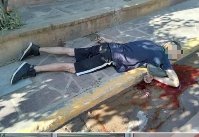 El cuerpo de Gilberto quedó en un gran charco de sangre.