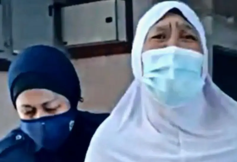 La mujer de 55 años es pescadora y madre de nueve hijos.