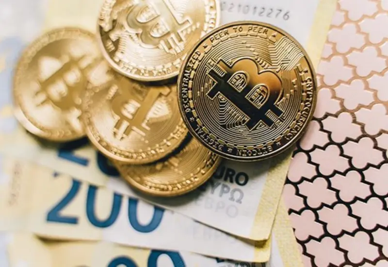 Criptomonedas y billetes