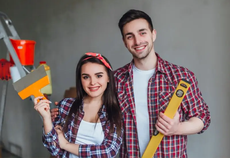 Jóvenes con herramientas