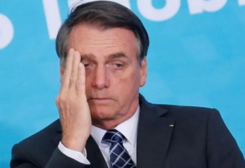 Bolsonaro refirió: "Mi esposa nunca me vio, ella cree que yo soy el más macho de los machotes".