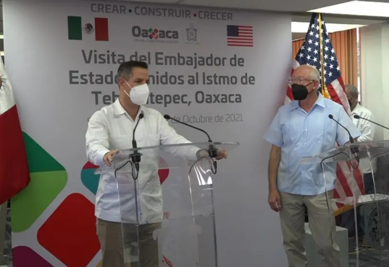Murat aseguró a Ken Salazar que el Corredor Interoceánico "es una obra que va a transformar la realidad del sur de México".