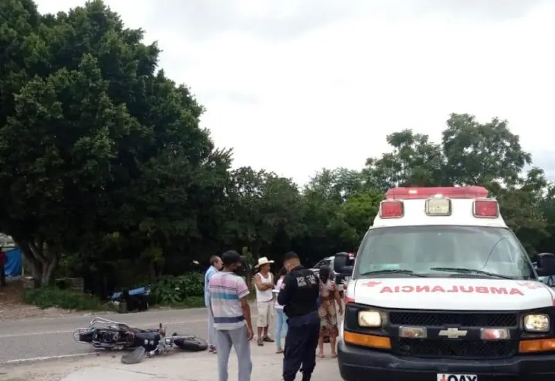 Ambulancia atendiendo lesioandos