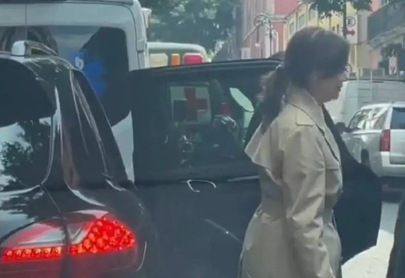 Las críticas de los internautas no se hicieron esperar y arremetieron contra Lilly Téllez ante su falta de austeridad.