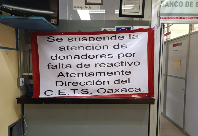 Manta de suspensión en el Centro de Transfusión en Oaxaca