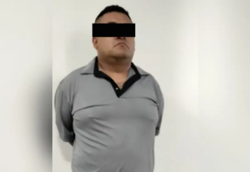 Hombre esposado