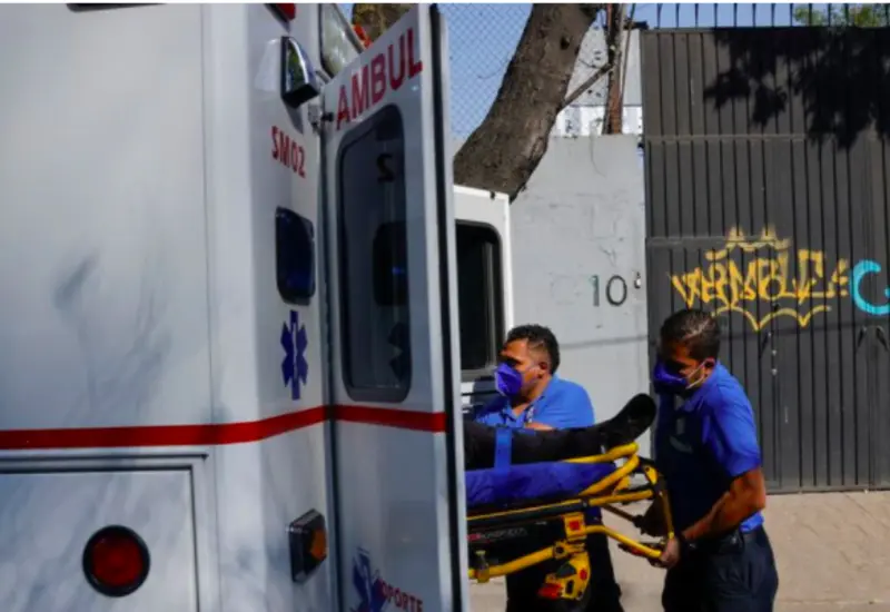 Ambulancia transportando herido