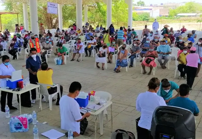 Jornada de vacunación en Pinotepa