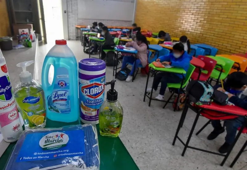 Muchas escuelas de México no cuentan con elementos necesarios como el agua e insumos de limpieza.