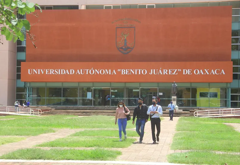 UABJO estudiantes 