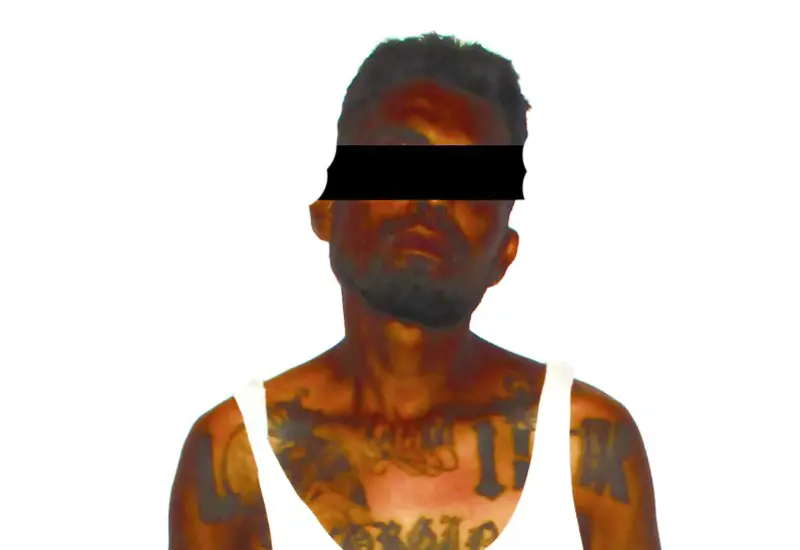 Saúl fue detenido por policías municipales al intentar golpear a los miembros de su familia.