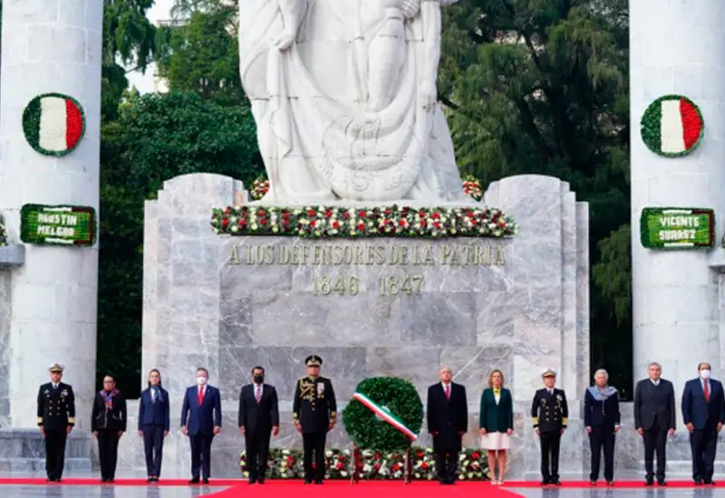  López Obrador encabezó la ceremonia del 174 Aniversario de la Gesta Heroica de los Niños Héroes de Chapultepec. (Agencias)