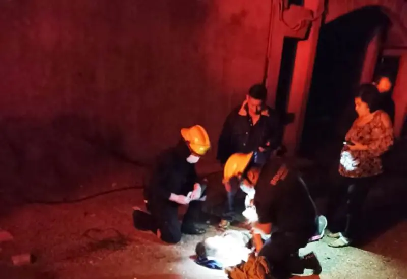 La mujer fue golpeada y asaltada por las personas con las que salió a divertirse.