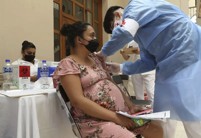 Hasta ahora en México no han muerto embarazadas que recibieron la vacuna contra SARS-Cov-2.